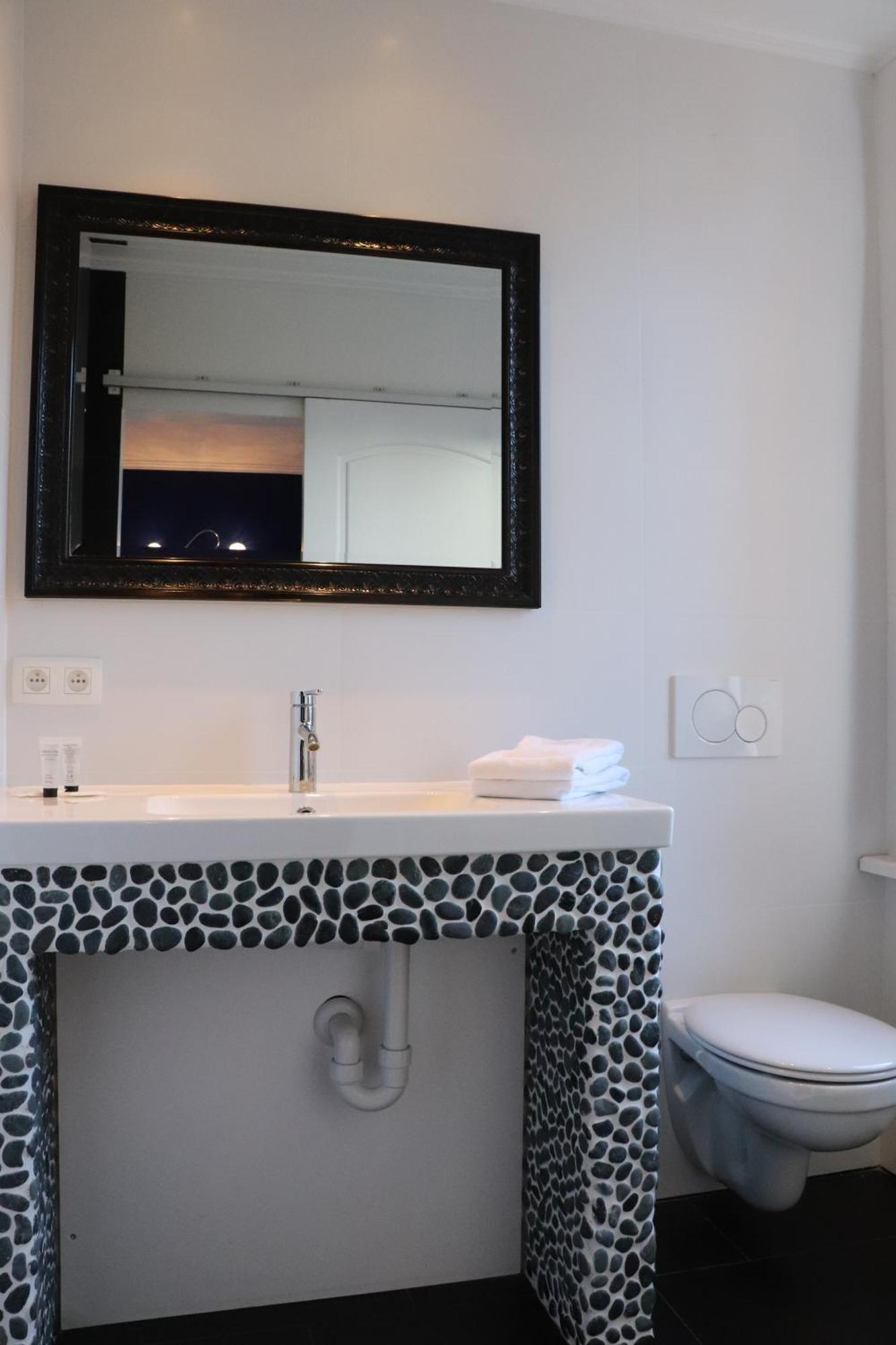 Hostel Lybeer Private Rooms Just For Two! Brügge Zimmer foto